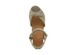 L'AMOUR DES PIEDS Mahiya